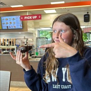 Meet your Posher, Ellie